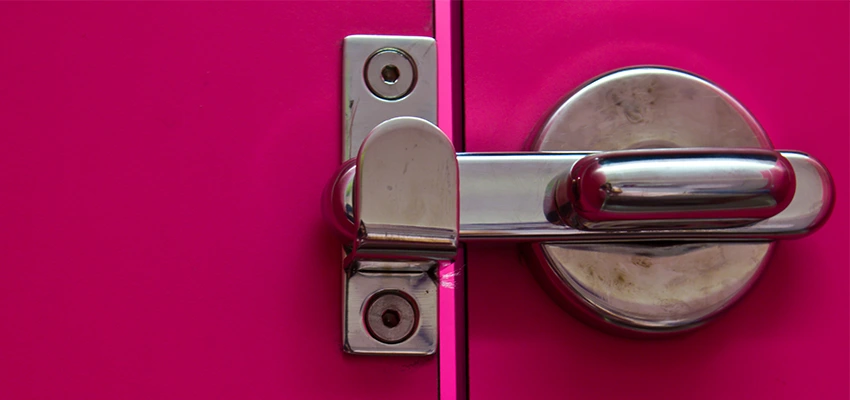 Childproof Gate Lock in Elk Grove Village, Illinois