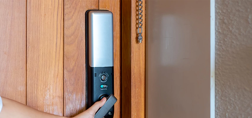 Home Security Electronic Locks Upgrades in Elk Grove Village, IL